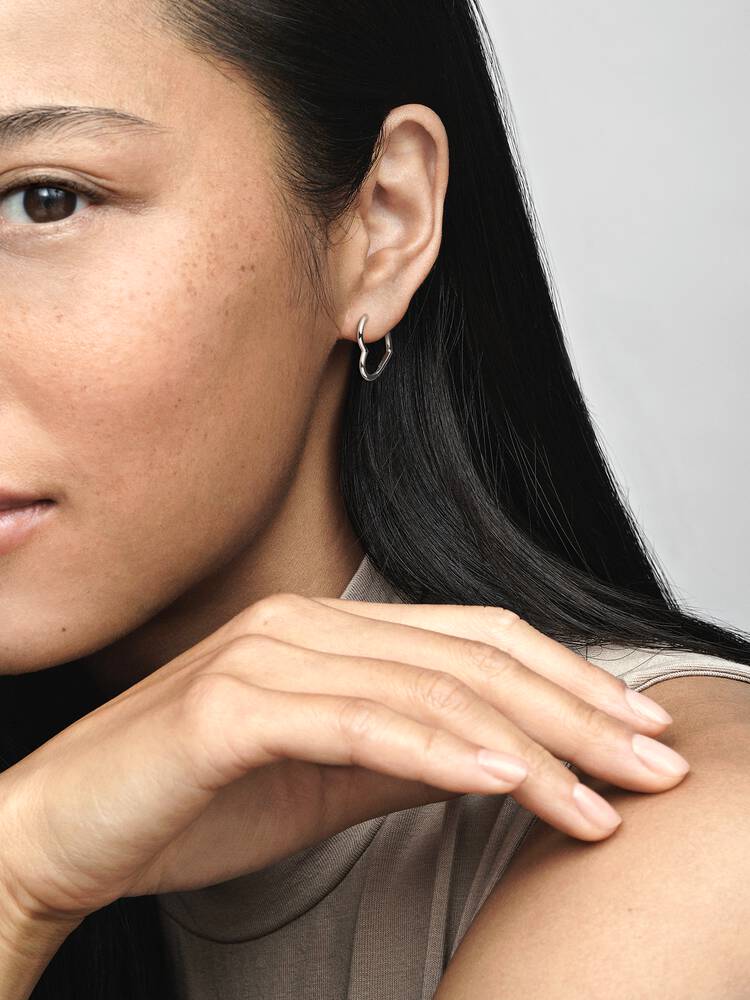 Orecchini a cerchio Pandora Cuori Asimmetrici Donna
