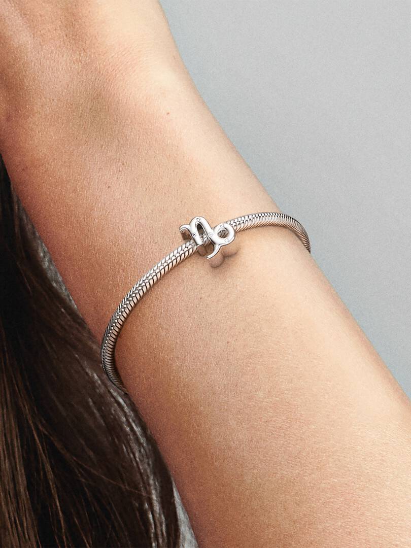 Charm Capricorno Pandora in argento sterling e zirconi