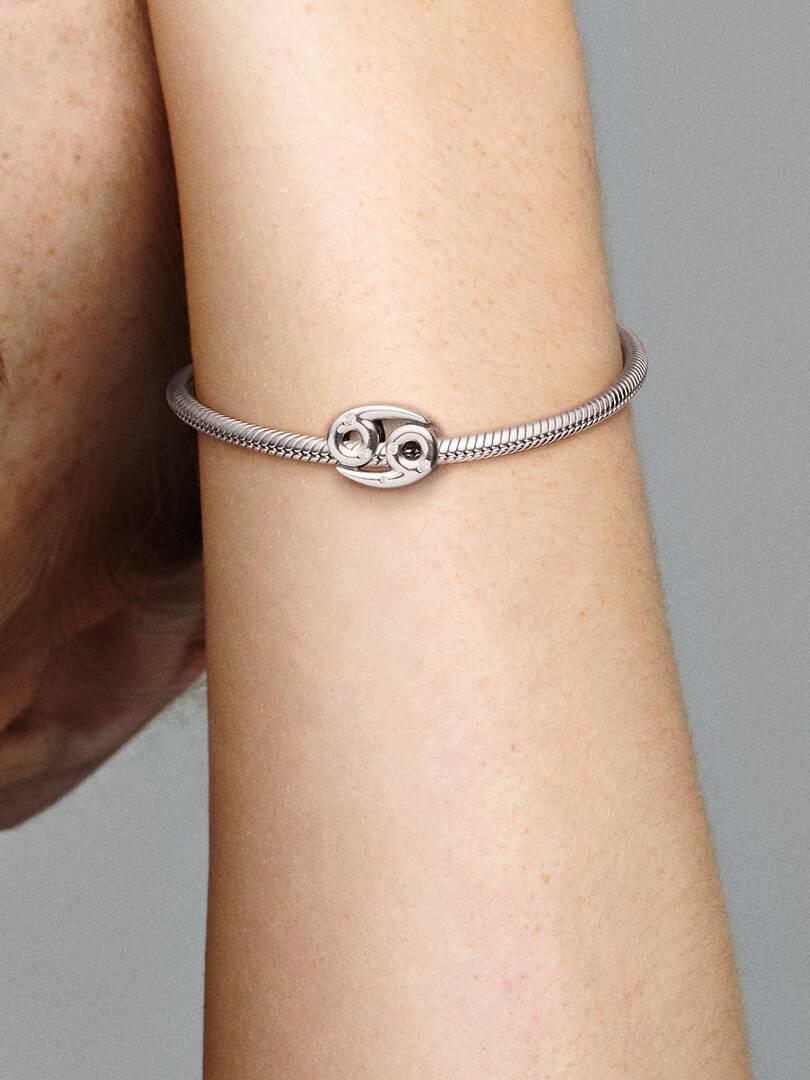 Charm Cancro Pandora in argento sterling con zirconia cubica