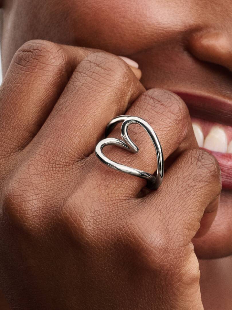 Anello Pandora Cuore Linea Sinuosa in Argento Sterling 925
