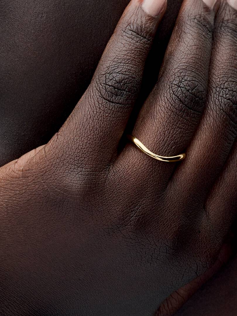 Anello Pandora Linea Sinuosa Finitura in Oro
