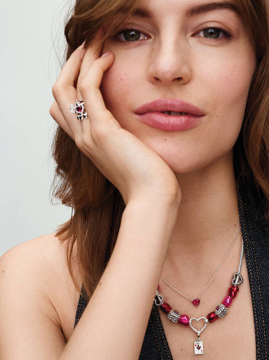 Anello Pandora Disney Villains Regina Cattiva in Argento 925 con Cuore Fucsia