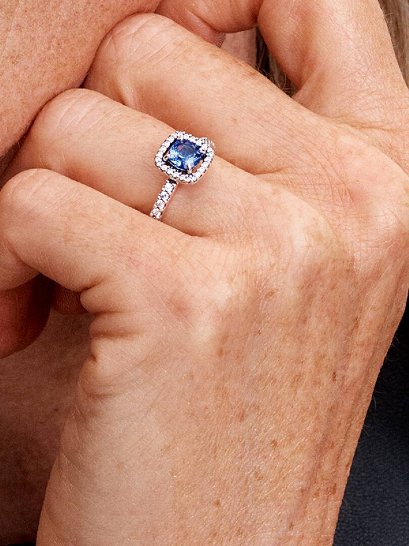 Anello Pandora Punto Luce Quadrato Blu in Argento Sterling 925