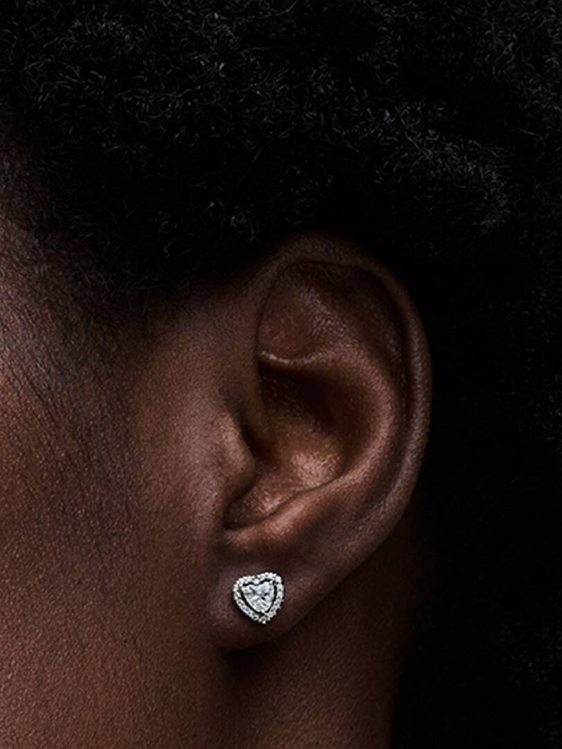 Orecchini a lobo Cuore in argento sterling Pandora