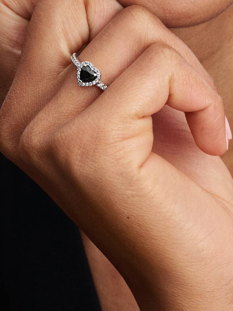 Pandora - Anello Pandora Cuore in Rilievo Nero in Argento Sterling 925 - Nazareno Bancone Gioielli
